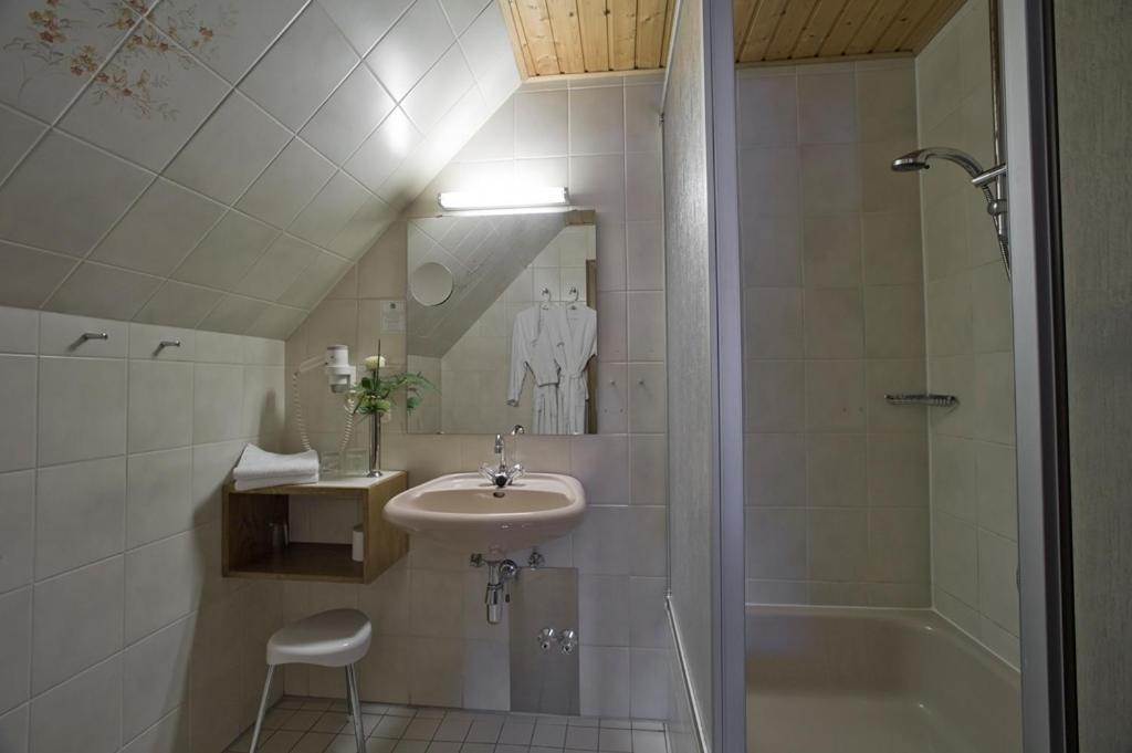 Landhotel Sauerländer Hof Eslohe Zimmer foto